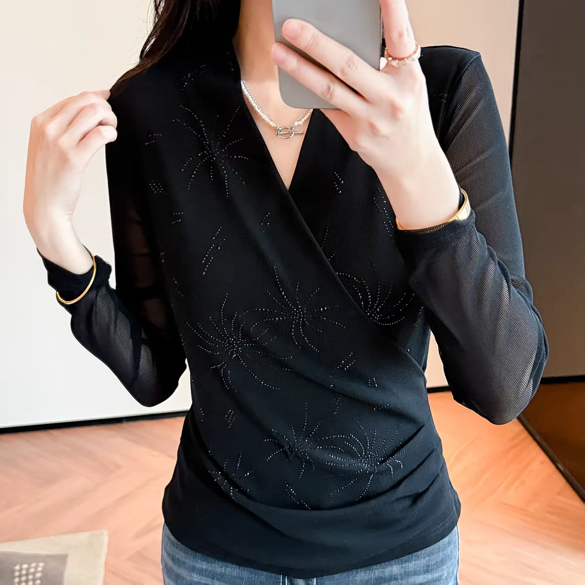 European Fashion V-neck Mesh Hot Diamonds T-shirt For Women's Autumn New Long Sleeved Pleated Design Tees Female Tops - Image 5